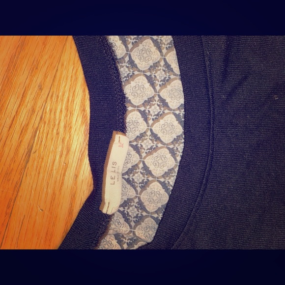 Lelis Sweater pattern back top - Picture 2 of 2